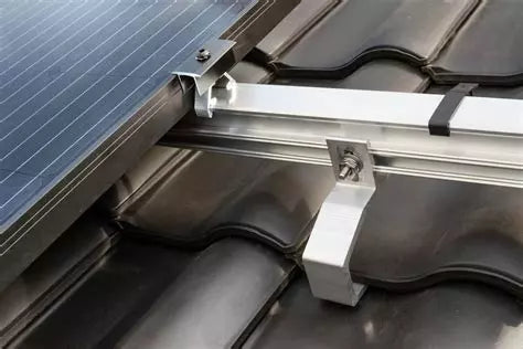 Montagesysteme im Vergleich – Dach-, Fassaden- und Freiflächenanlagen - SPANNWERK.at