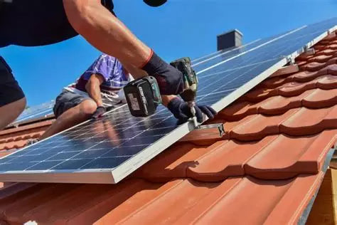 10 Tipps, um Photovoltaikanlagen schneller und effizienter zu montieren - SPANNWERK.at